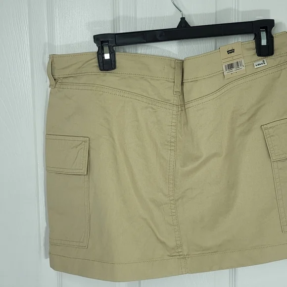 Levi’s 94 Cargo Skirt Khaki Size 30"/ 10 Mini Retro Tan Beige 100% Cotton - Picture 2 of 4
